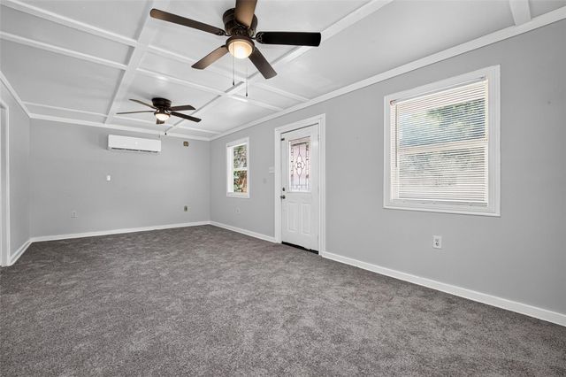 25709 Parkway Drive, Huffman, TX 77336