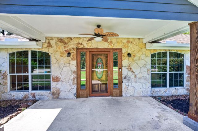 25709 Parkway Drive, Huffman, TX 77336