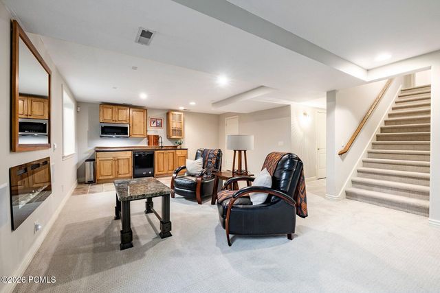 702 S Woodbriar Way, North Salt Lake, UT 84054
