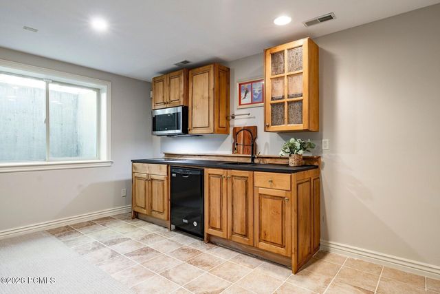 702 S Woodbriar Way, North Salt Lake, UT 84054