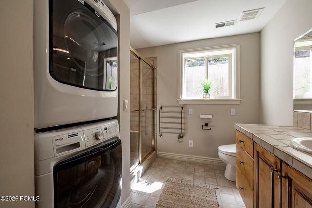 702 S Woodbriar Way, North Salt Lake, UT 84054