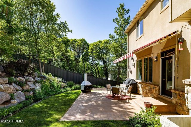702 S Woodbriar Way, North Salt Lake, UT 84054