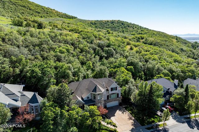 702 S Woodbriar Way, North Salt Lake, UT 84054