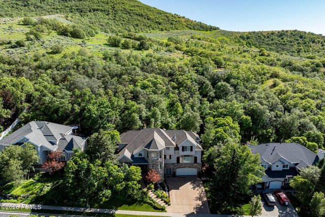 702 S Woodbriar Way, North Salt Lake, UT 84054