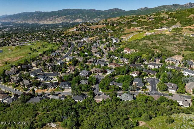702 S Woodbriar Way, North Salt Lake, UT 84054
