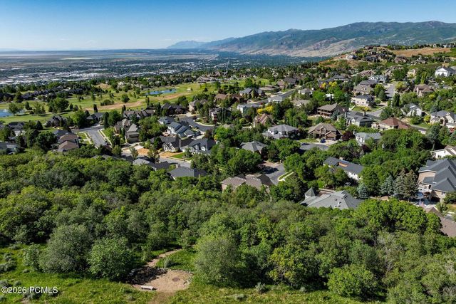 702 S Woodbriar Way, North Salt Lake, UT 84054
