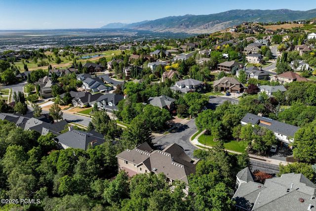 702 S Woodbriar Way, North Salt Lake, UT 84054