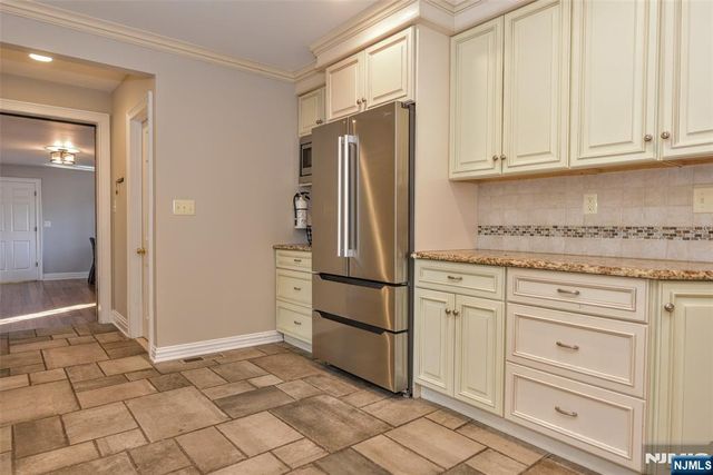 35 Oak Ridge Road, Ramsey, NJ 07446