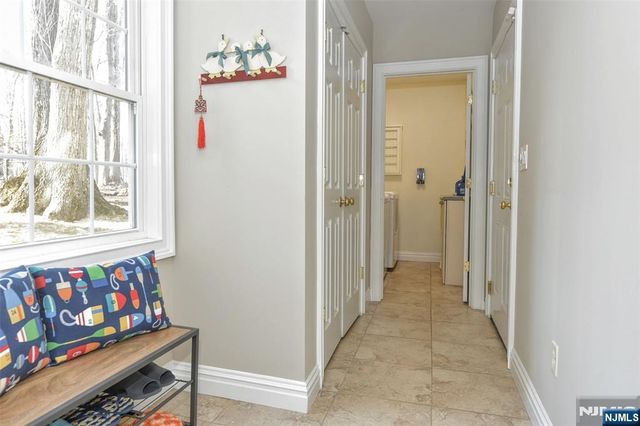 35 Oak Ridge Road, Ramsey, NJ 07446