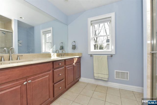 35 Oak Ridge Road, Ramsey, NJ 07446