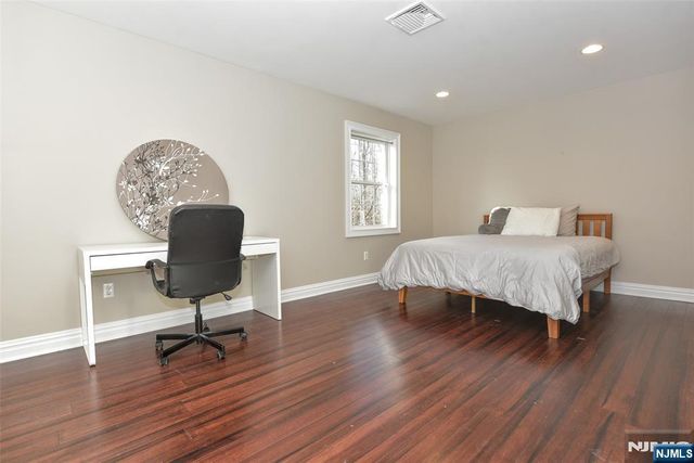 35 Oak Ridge Road, Ramsey, NJ 07446