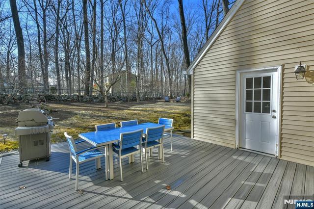 35 Oak Ridge Road, Ramsey, NJ 07446