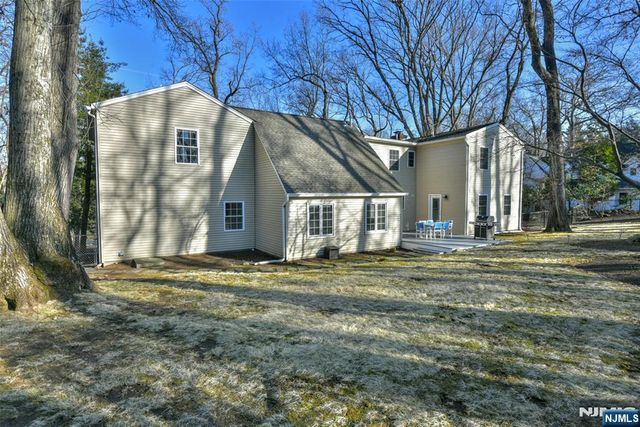 35 Oak Ridge Road, Ramsey, NJ 07446