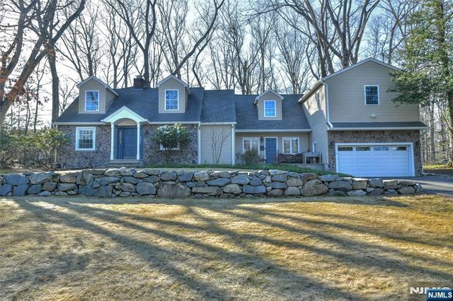 35 Oak Ridge Road, Ramsey, NJ 07446