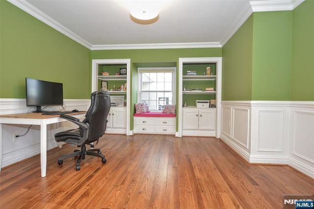 35 Oak Ridge Road, Ramsey, NJ 07446