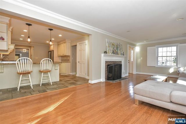 35 Oak Ridge Road, Ramsey, NJ 07446