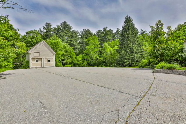 108 Ponemah Road, Amherst, NH 03031