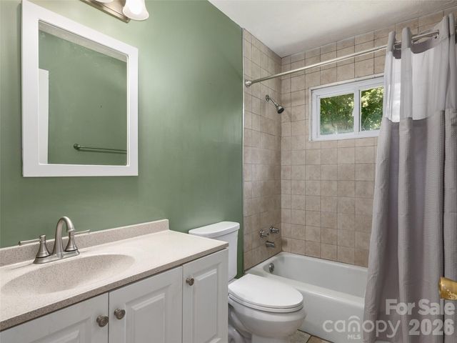 403 Lower Grassy Branch Road, Asheville, NC 28805