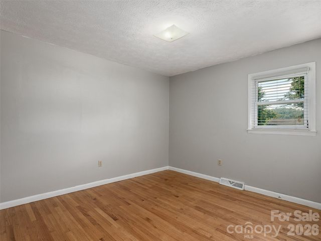 403 Lower Grassy Branch Road, Asheville, NC 28805