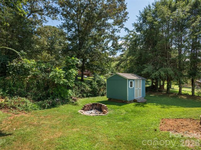 403 Lower Grassy Branch Road, Asheville, NC 28805