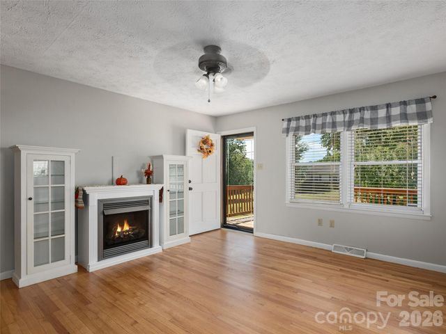 403 Lower Grassy Branch Road, Asheville, NC 28805