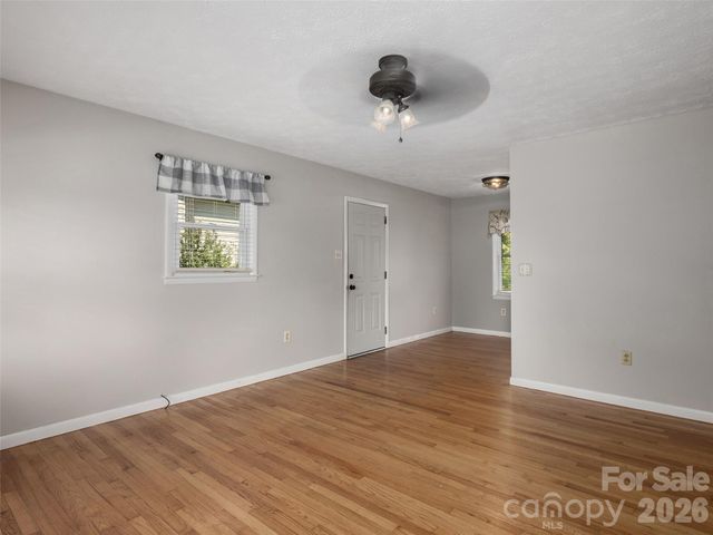 403 Lower Grassy Branch Road, Asheville, NC 28805