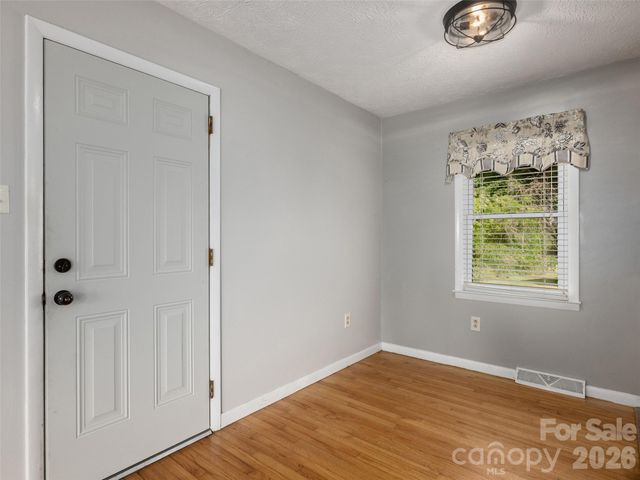 403 Lower Grassy Branch Road, Asheville, NC 28805