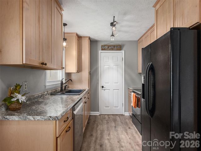 403 Lower Grassy Branch Road, Asheville, NC 28805