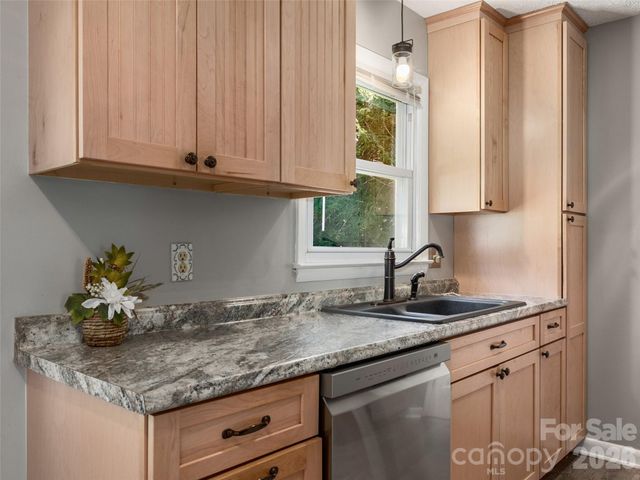 403 Lower Grassy Branch Road, Asheville, NC 28805