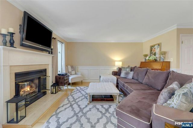 10 Greenup Court, Wayne, NJ 07470