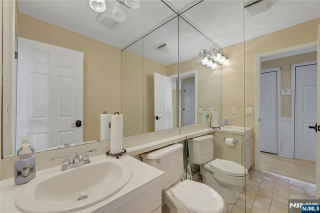 10 Greenup Court, Wayne, NJ 07470