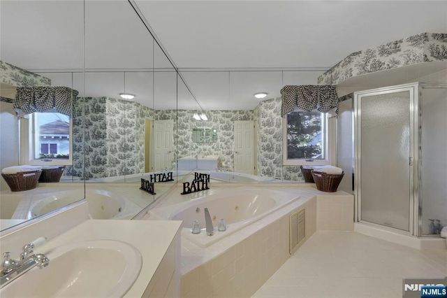 10 Greenup Court, Wayne, NJ 07470