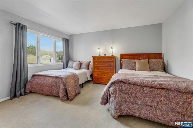 10 Greenup Court, Wayne, NJ 07470