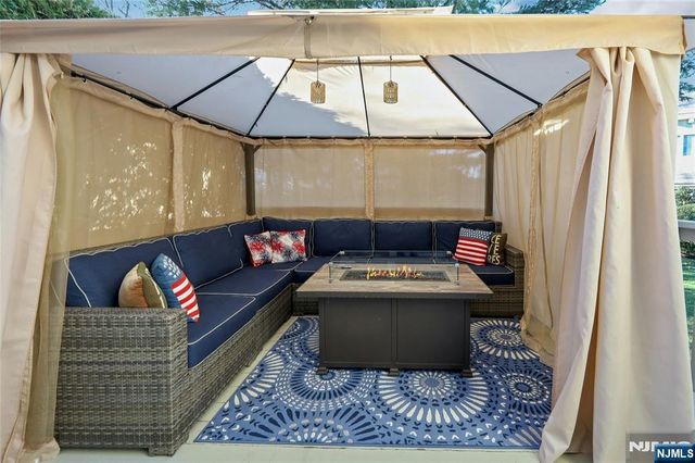 10 Greenup Court, Wayne, NJ 07470