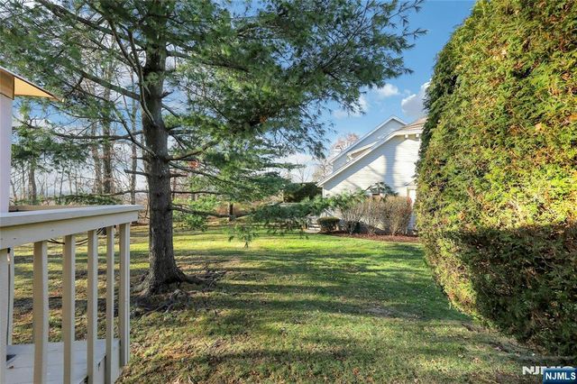 10 Greenup Court, Wayne, NJ 07470