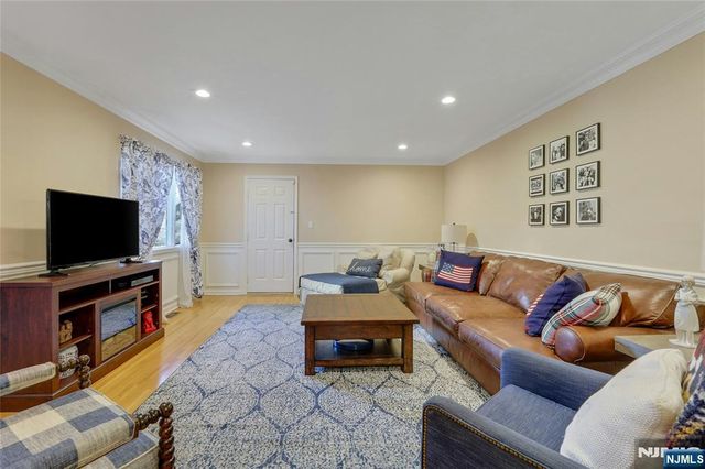 10 Greenup Court, Wayne, NJ 07470