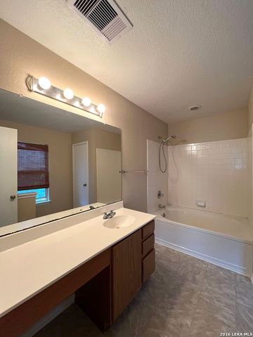 9 Sulfur Cyn, San Antonio, TX 78247