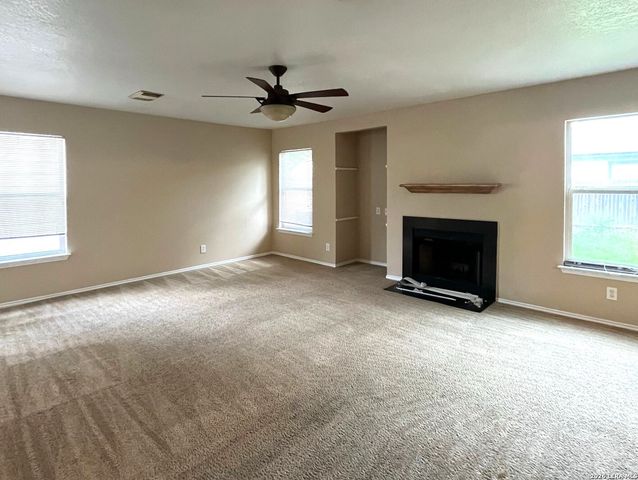 9 Sulfur Cyn, San Antonio, TX 78247