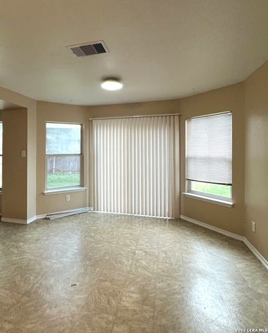 9 Sulfur Cyn, San Antonio, TX 78247