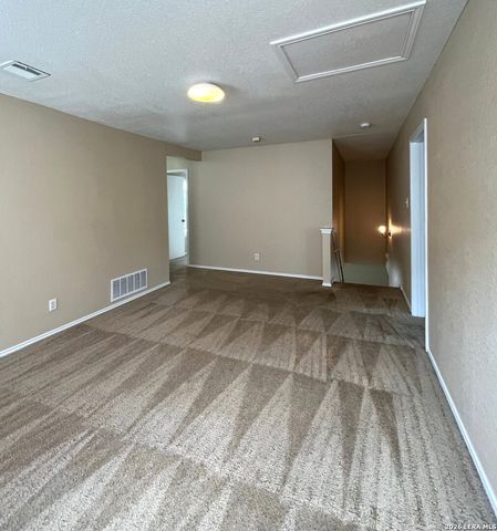 9 Sulfur Cyn, San Antonio, TX 78247