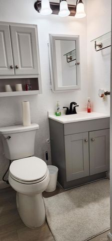 530 Roja Drive, Oceanside, CA 92057