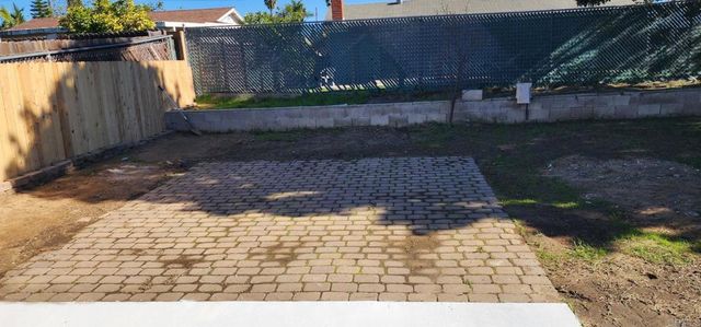 530 Roja Drive, Oceanside, CA 92057