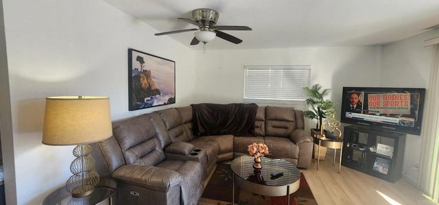 530 Roja Drive, Oceanside, CA 92057