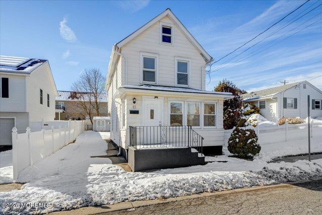 27 N 3rd Avenue, Manville, NJ 08835