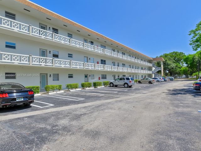 3506 NW 49th Avenue 508, Lauderdale Lakes, FL 33319