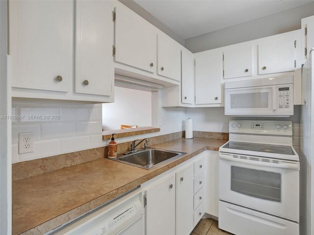 3506 NW 49th Avenue 508, Lauderdale Lakes, FL 33319