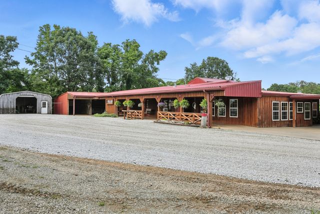 1880 Clydeton Rd, Waverly, TN 37185