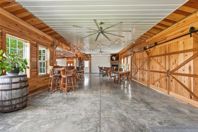 1880 Clydeton Rd, Waverly, TN 37185
