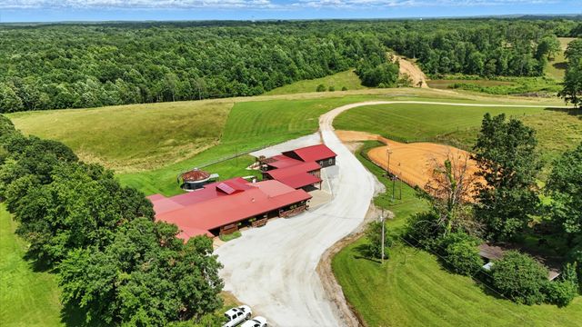 1880 Clydeton Rd, Waverly, TN 37185