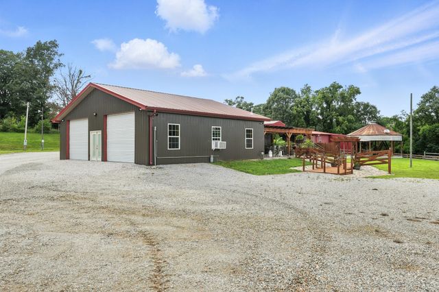 1880 Clydeton Rd, Waverly, TN 37185